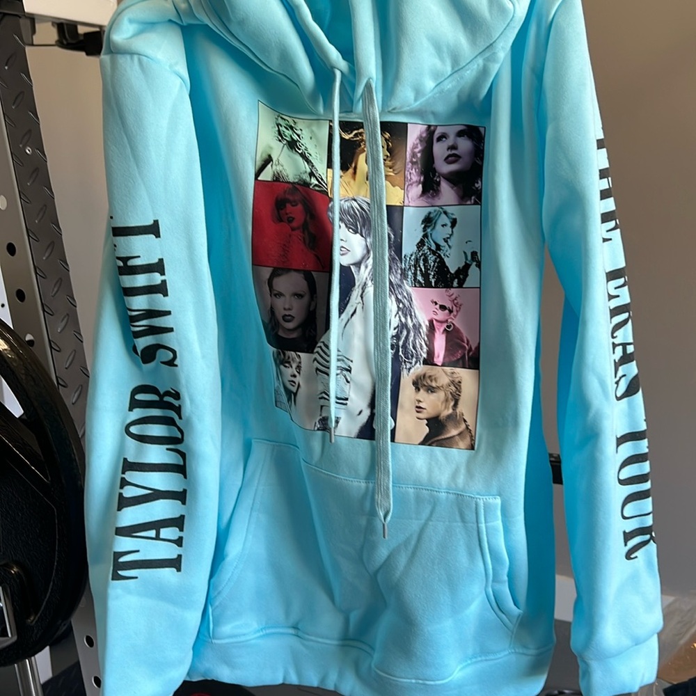 Taylor, Swift sweatshirt hoodie size extra small, small